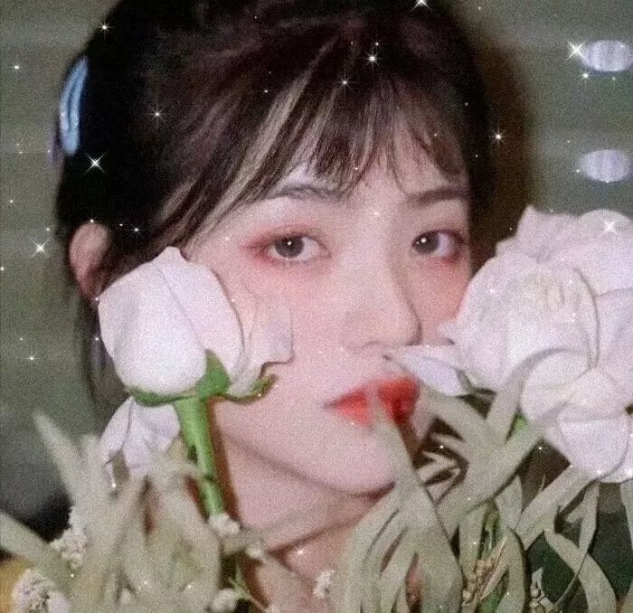 绯红色的窗帘